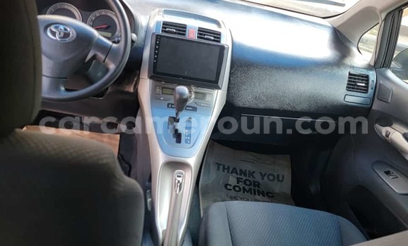 Sayi Na hannu Toyota Auris Black Mota in Douala a Ƙasar Kamaru Sayi Na hannu Toyota Auris Black Mota in Douala a Ƙasar Kamaru