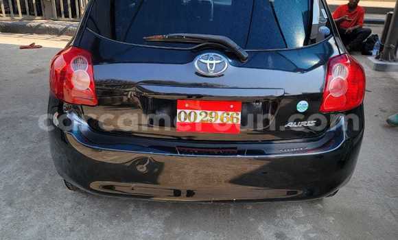 Sayi Na hannu Toyota Auris Black Mota in Douala a Ƙasar Kamaru Sayi Na hannu Toyota Auris Black Mota in Douala a Ƙasar Kamaru