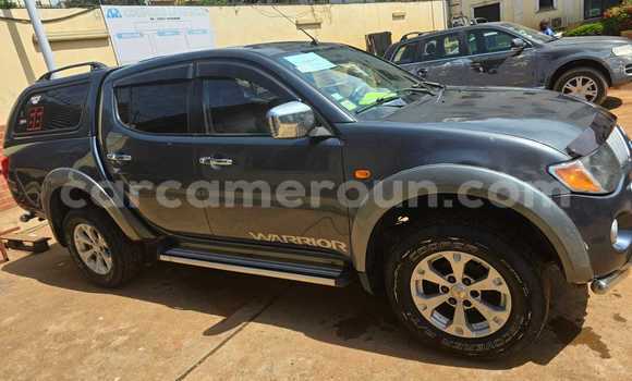 Sayi Na hannu Mitsubishi L200 Blue Mota in Douala a Ƙasar Kamaru Sayi Na hannu Mitsubishi L200 Blue Mota in Douala a Ƙasar Kamaru