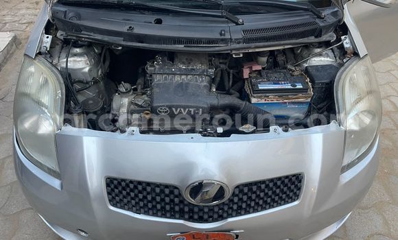 Sayi Na hannu Toyota Vitz Azurfa Mota in Douala a Ƙasar Kamaru Sayi Na hannu Toyota Vitz Azurfa Mota in Douala a Ƙasar Kamaru