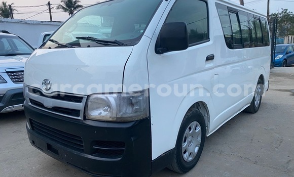 Sayi Na hannu Toyota Hiace White Mota in Douala a Ƙasar Kamaru Sayi Na hannu Toyota Hiace White Mota in Douala a Ƙasar Kamaru