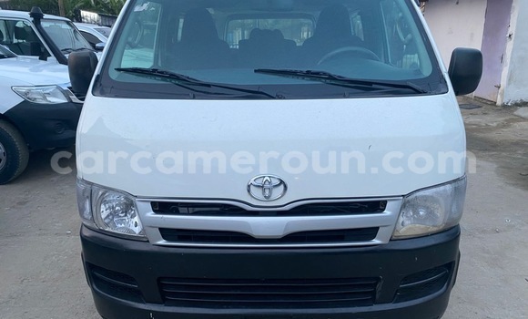 Sayi Na hannu Toyota Hiace White Mota in Douala a Ƙasar Kamaru Sayi Na hannu Toyota Hiace White Mota in Douala a Ƙasar Kamaru