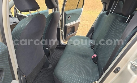 Acheter Occasion Voiture Toyota Yaris Gris à Yaoundé, Central Cameroon Acheter Occasion Voiture Toyota Yaris Gris à Yaoundé, Central Cameroon