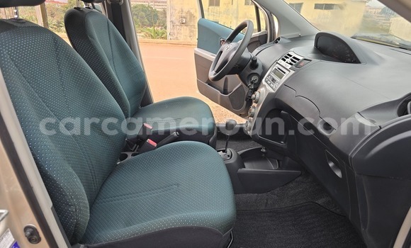 Acheter Occasion Voiture Toyota Yaris Gris à Yaoundé, Central Cameroon Acheter Occasion Voiture Toyota Yaris Gris à Yaoundé, Central Cameroon