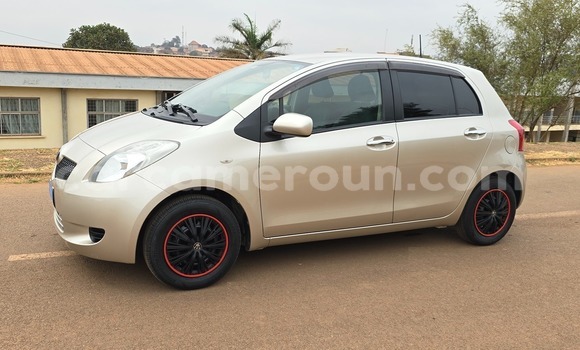 Acheter Occasion Voiture Toyota Yaris Gris à Yaoundé, Central Cameroon Acheter Occasion Voiture Toyota Yaris Gris à Yaoundé, Central Cameroon
