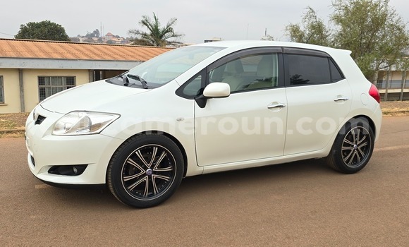 Buy Used Toyota Auris White Car in Yaounde in Central Cameroon