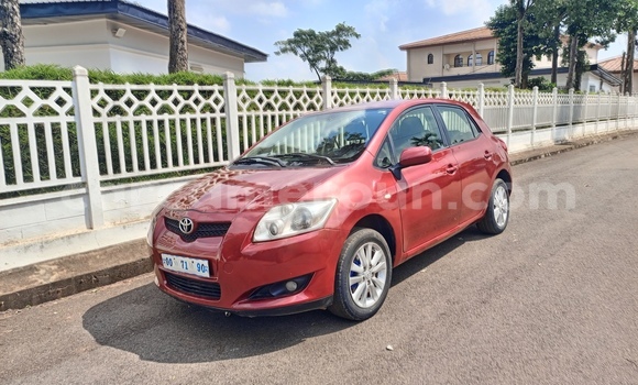 Sayi Na hannu Toyota Auris Red Mota in Yaounde a Babban Kamaru
