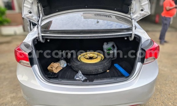 Acheter Occasion Voiture Hyundai Elantra Blanc à Douala, Littoral Cameroon Acheter Occasion Voiture Hyundai Elantra Blanc à Douala, Littoral Cameroon