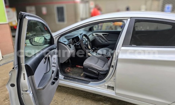 Acheter Occasion Voiture Hyundai Elantra Blanc à Douala, Littoral Cameroon Acheter Occasion Voiture Hyundai Elantra Blanc à Douala, Littoral Cameroon