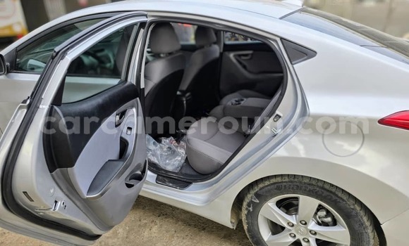 Acheter Occasion Voiture Hyundai Elantra Blanc à Douala, Littoral Cameroon Acheter Occasion Voiture Hyundai Elantra Blanc à Douala, Littoral Cameroon