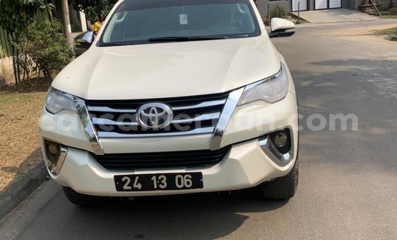 Buy Used Toyota Fortuner White Car in Douala in Littoral Cameroon