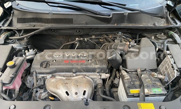 Sayi Imported Toyota Vanguard Azurfa Mota in Douala a Ƙasar Kamaru Sayi Imported Toyota Vanguard Azurfa Mota in Douala a Ƙasar Kamaru