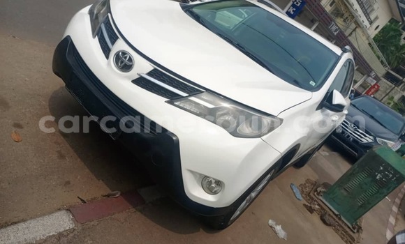 Buy Used Toyota RAV4 White Car in Douala in Littoral Cameroon