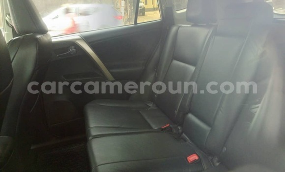 Acheter Occasion Voiture Toyota RAV4 Blanc à Douala, Littoral Cameroon Acheter Occasion Voiture Toyota RAV4 Blanc à Douala, Littoral Cameroon