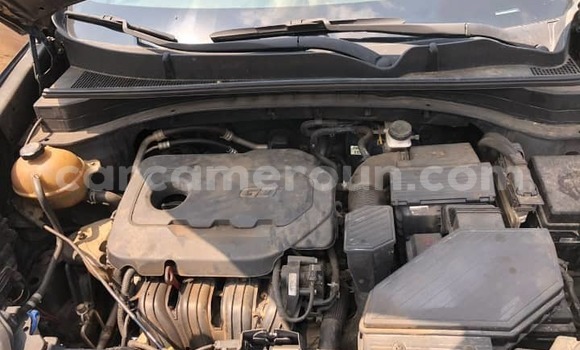 Sayi Na hannu Kia Sportage Blue Mota in Douala a Ƙasar Kamaru Sayi Na hannu Kia Sportage Blue Mota in Douala a Ƙasar Kamaru