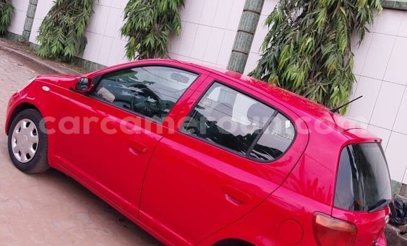 Acheter Occasion Voiture Toyota Yaris Rouge à Douala, Littoral Cameroon Acheter Occasion Voiture Toyota Yaris Rouge à Douala, Littoral Cameroon