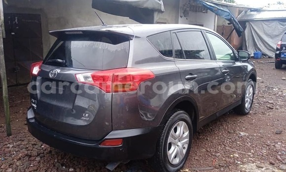 Acheter Occasion Voiture Toyota RAV4 Bleu à Douala, Littoral Cameroon Acheter Occasion Voiture Toyota RAV4 Bleu à Douala, Littoral Cameroon