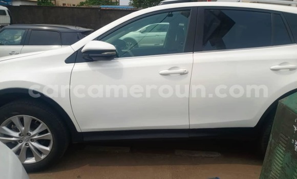 Acheter Occasion Voiture Toyota RAV4 Blanc à Douala, Littoral Cameroon Acheter Occasion Voiture Toyota RAV4 Blanc à Douala, Littoral Cameroon