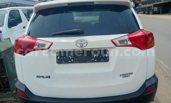 Acheter Occasion Voiture Toyota RAV4 Blanc à Douala, Littoral Cameroon Acheter Occasion Voiture Toyota RAV4 Blanc à Douala, Littoral Cameroon