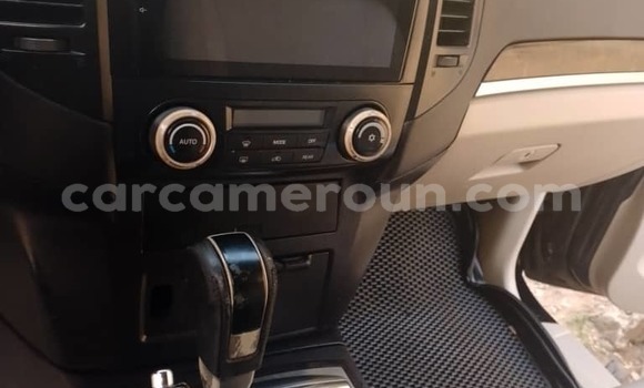 Sayi Na hannu Mitsubishi Pajero Black Mota in Douala a Ƙasar Kamaru Sayi Na hannu Mitsubishi Pajero Black Mota in Douala a Ƙasar Kamaru