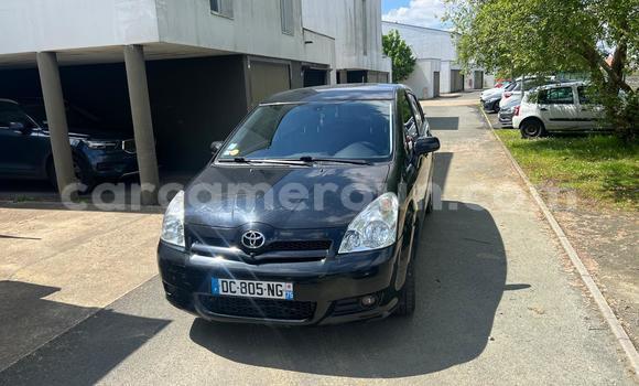 Sayi Na hannu Toyota Corolla Verso Black Mota in Douala a Ƙasar Kamaru