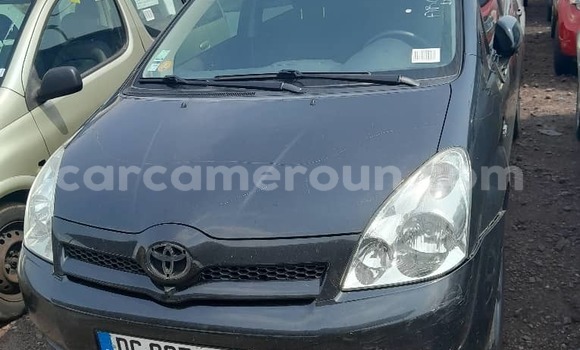 Acheter Occasion Voiture Toyota Corolla Verso Noir à Douala, Littoral Cameroon Acheter Occasion Voiture Toyota Corolla Verso Noir à Douala, Littoral Cameroon