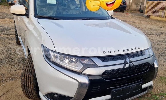 Acheter Occasion Voiture Mitsubishi Outlander Blanc à Douala, Littoral Cameroon Acheter Occasion Voiture Mitsubishi Outlander Blanc à Douala, Littoral Cameroon
