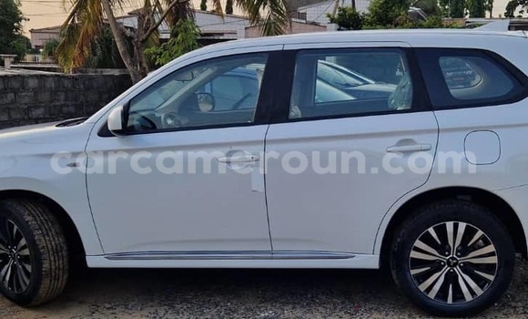 Acheter Occasion Voiture Mitsubishi Outlander Blanc à Douala, Littoral Cameroon Acheter Occasion Voiture Mitsubishi Outlander Blanc à Douala, Littoral Cameroon