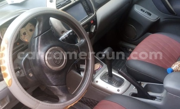 Sayi Na hannu Toyota RAV4 Sauran Mota in Douala a Ƙasar Kamaru Sayi Na hannu Toyota RAV4 Sauran Mota in Douala a Ƙasar Kamaru