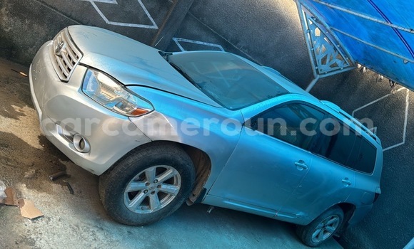 Buy Used Toyota Highlander Silver Car in Douala in Littoral Cameroon Buy Used Toyota Highlander Silver Car in Douala in Littoral Cameroon