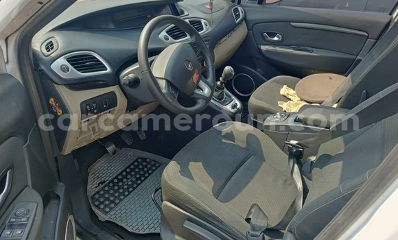Acheter Occasion Voiture Renault Scenic Blanc à Douala, Littoral Cameroon Acheter Occasion Voiture Renault Scenic Blanc à Douala, Littoral Cameroon