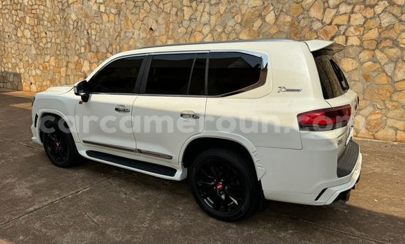 Acheter Occasion Voiture Toyota Land Cruiser Blanc à Douala, Littoral Cameroon Acheter Occasion Voiture Toyota Land Cruiser Blanc à Douala, Littoral Cameroon