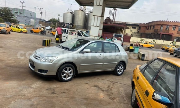 Sayi Na hannu Toyota Corolla Sauran Mota in Douala a Ƙasar Kamaru Sayi Na hannu Toyota Corolla Sauran Mota in Douala a Ƙasar Kamaru