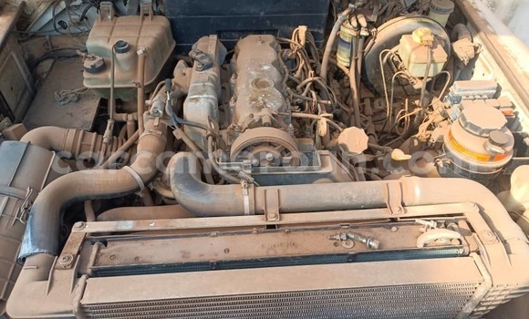 Acheter Occasion Voiture Santana PS-10 Blanc à Yaoundé, Central Cameroon Acheter Occasion Voiture Santana PS-10 Blanc à Yaoundé, Central Cameroon