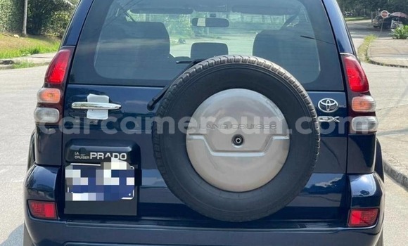 Sayi Na hannu Toyota Prado Blue Mota in Douala a Ƙasar Kamaru Sayi Na hannu Toyota Prado Blue Mota in Douala a Ƙasar Kamaru