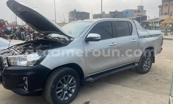 Sayi Na hannu Toyota Hilux Sauran Mota in Douala a Ƙasar Kamaru Sayi Na hannu Toyota Hilux Sauran Mota in Douala a Ƙasar Kamaru