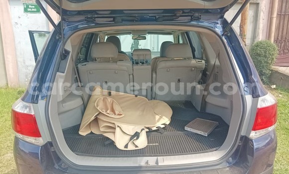 Acheter Occasion Voiture Toyota Highlander Bleu à Douala, Littoral Cameroon Acheter Occasion Voiture Toyota Highlander Bleu à Douala, Littoral Cameroon