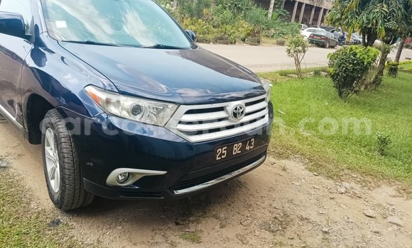 Acheter Occasion Voiture Toyota Highlander Bleu à Douala, Littoral Cameroon Acheter Occasion Voiture Toyota Highlander Bleu à Douala, Littoral Cameroon