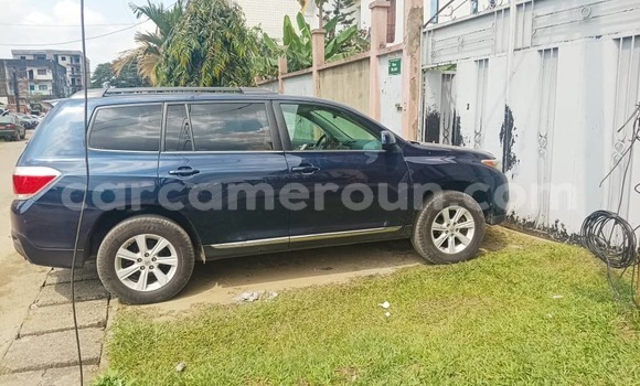 Acheter Occasion Voiture Toyota Highlander Bleu à Douala, Littoral Cameroon Acheter Occasion Voiture Toyota Highlander Bleu à Douala, Littoral Cameroon