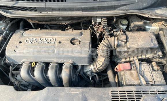 Sayi Na hannu Toyota Corolla Verso Azurfa Mota in Douala a Ƙasar Kamaru Sayi Na hannu Toyota Corolla Verso Azurfa Mota in Douala a Ƙasar Kamaru