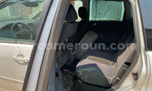 Sayi Na hannu Ford C-MAX Azurfa Mota in Douala a Ƙasar Kamaru Sayi Na hannu Ford C-MAX Azurfa Mota in Douala a Ƙasar Kamaru