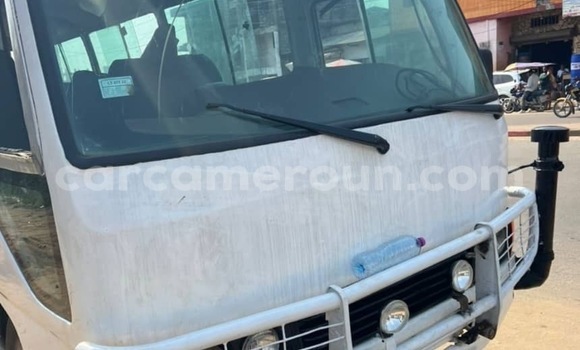 Acheter Occasion Voiture Toyota Coaster Blanc à Douala, Littoral Cameroon