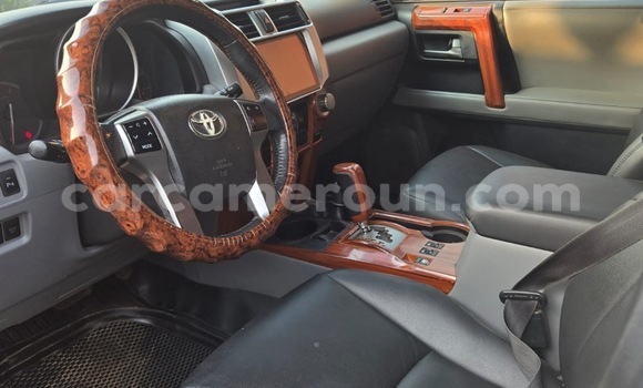Sayi Na hannu Toyota 4Runner White Mota in Douala a Ƙasar Kamaru Sayi Na hannu Toyota 4Runner White Mota in Douala a Ƙasar Kamaru