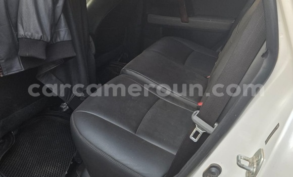 Sayi Na hannu Toyota 4Runner White Mota in Douala a Ƙasar Kamaru Sayi Na hannu Toyota 4Runner White Mota in Douala a Ƙasar Kamaru