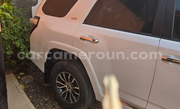 Sayi Na hannu Toyota 4Runner White Mota in Bertoua a Gabas Kamaru Sayi Na hannu Toyota 4Runner White Mota in Bertoua a Gabas Kamaru