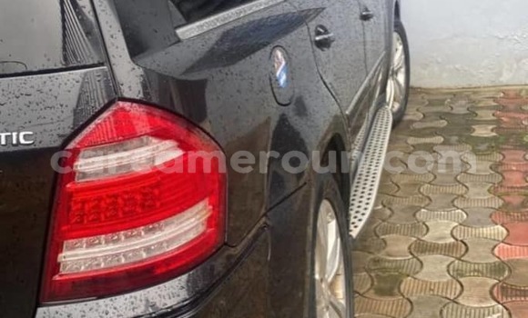 Sayi Na hannu Mercedes‒Benz GL–Class Black Mota in Douala a Ƙasar Kamaru Sayi Na hannu Mercedes‒Benz GL–Class Black Mota in Douala a Ƙasar Kamaru