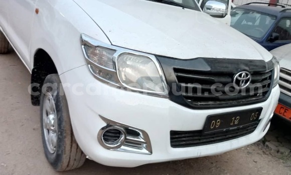 Acheter Occasion Voiture Toyota Hilux Blanc à Douala, Littoral Cameroon