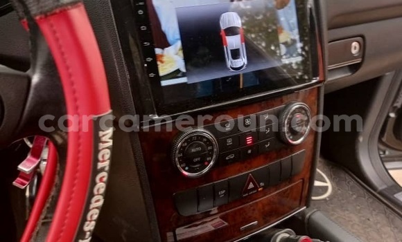 Sayi Na hannu Mercedes‒Benz ML–Class Black Mota in Douala a Ƙasar Kamaru Sayi Na hannu Mercedes‒Benz ML–Class Black Mota in Douala a Ƙasar Kamaru