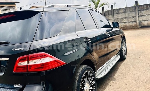 Sayi Imported Mercedes‒Benz ML–Class Black Mota in Douala a Ƙasar Kamaru Sayi Imported Mercedes‒Benz ML–Class Black Mota in Douala a Ƙasar Kamaru
