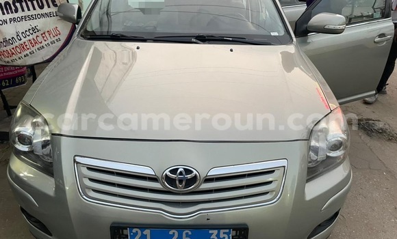Sayi Imported Toyota Avensis Sauran Mota in Douala a Ƙasar Kamaru